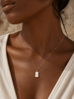 Pearl Tide - Edelstahlkette 18 K vergoldet - Damenhalskette mit Perlmuttanhänger – Bild 3